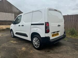 2021 70 Peugeot Partner 1.5 BlueHDi 1000 Professional