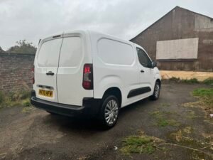 2021 70 Peugeot Partner 1.5 BlueHDi 1000 Professional