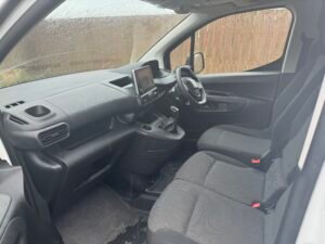 2021 70 Peugeot Partner 1.5 BlueHDi 1000 Professional