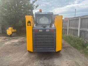2013 Gehl 5240E Skid steer Loader c/w Bucket