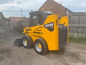 2013 Gehl 5240E Skid steer Loader c/w Bucket