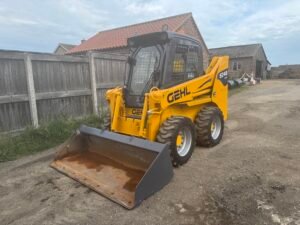 2013 Gehl 5240E Skid steer Loader c/w Bucket