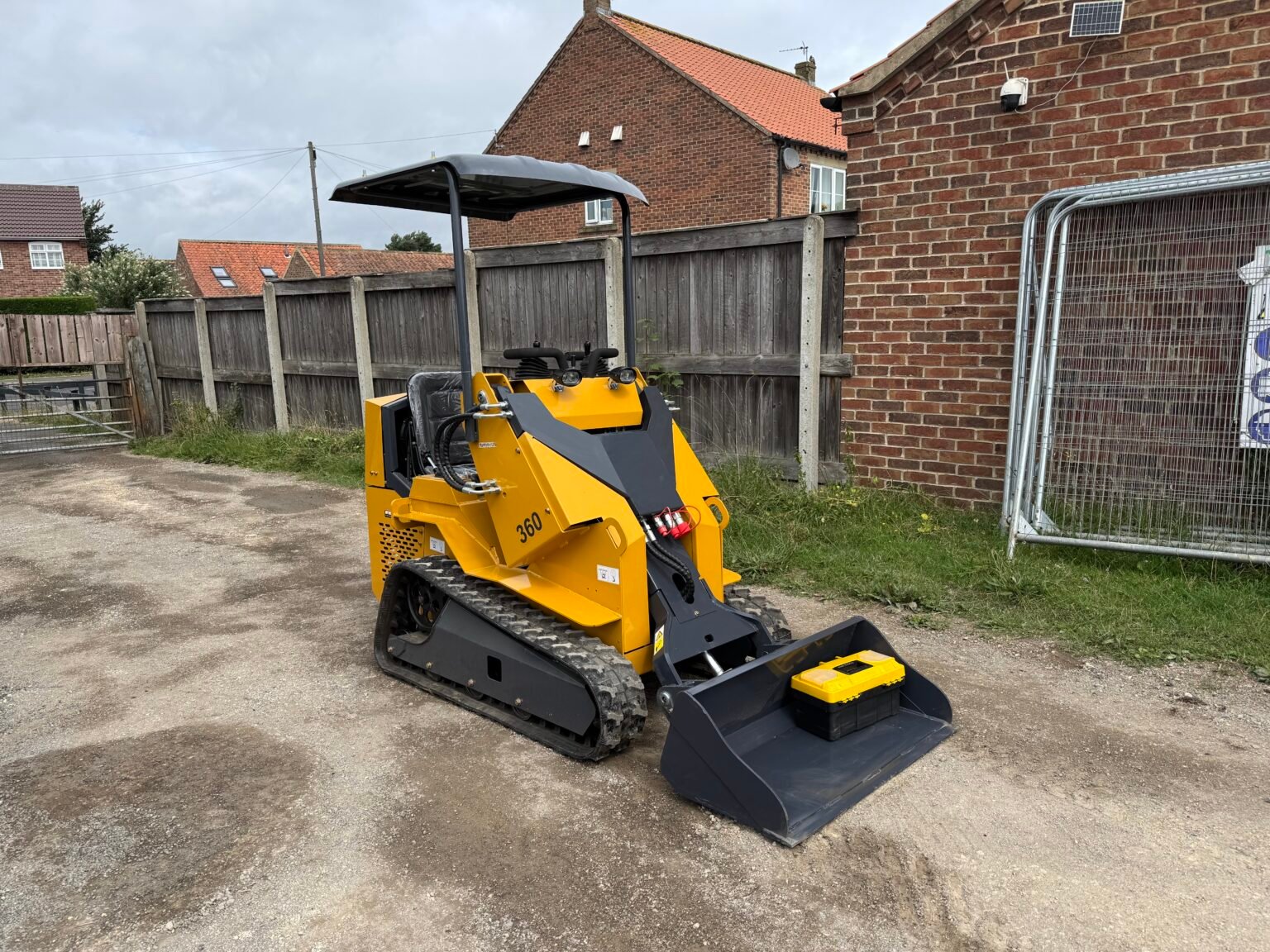 BRAND NEW Newrick 360 Tracked Skid steer Loader
