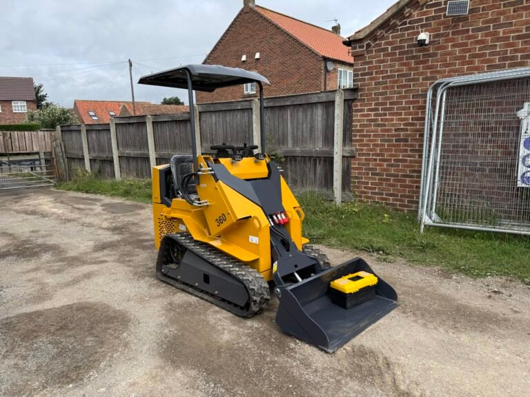 BRAND NEW Newrick 360 Tracked Skid steer Loader