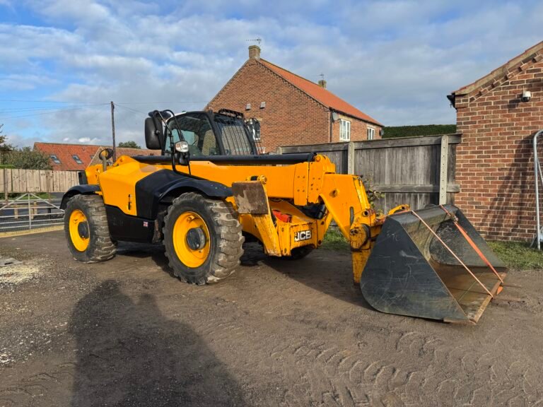 2015 JCB 535-140 Hi Viz Telehandler c/w Bucket & Forks