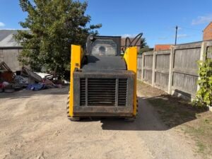Mustang 960 Skid Steer c/w 2-in-1 Bucket & Forks