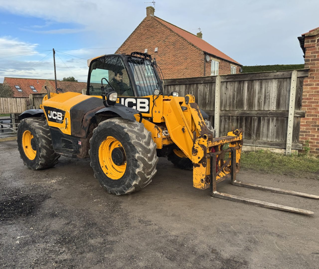 Photo 06-12-2025, 13 37 50